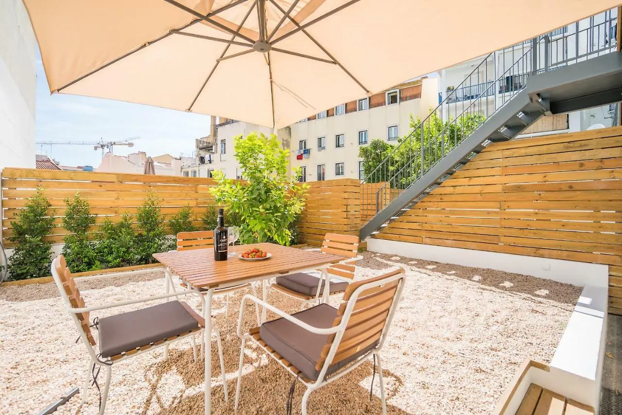 Wood Wall & Garden Apartment Lisboa 0*,  Portugal