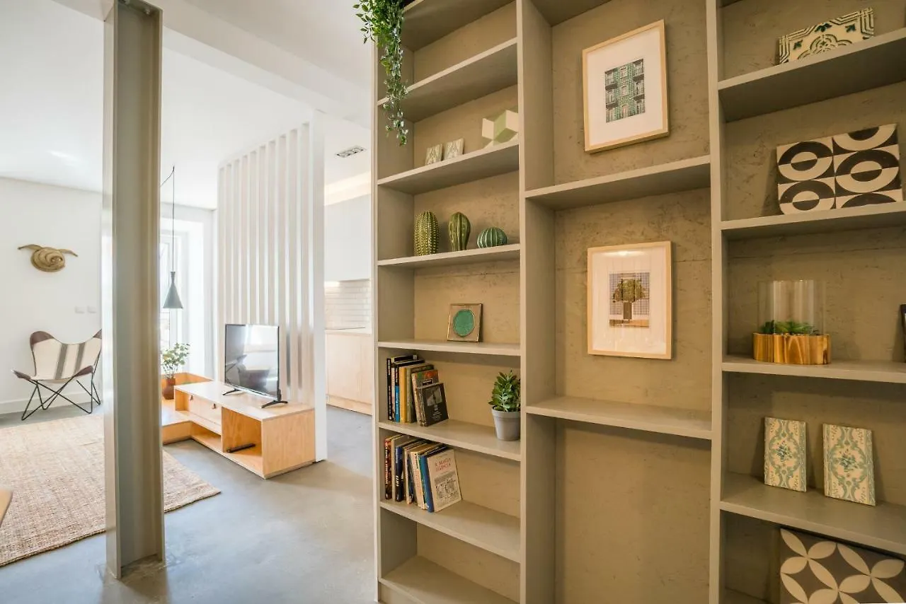 Wood Wall & Garden Apartment Lisbon 0*,  Portugal